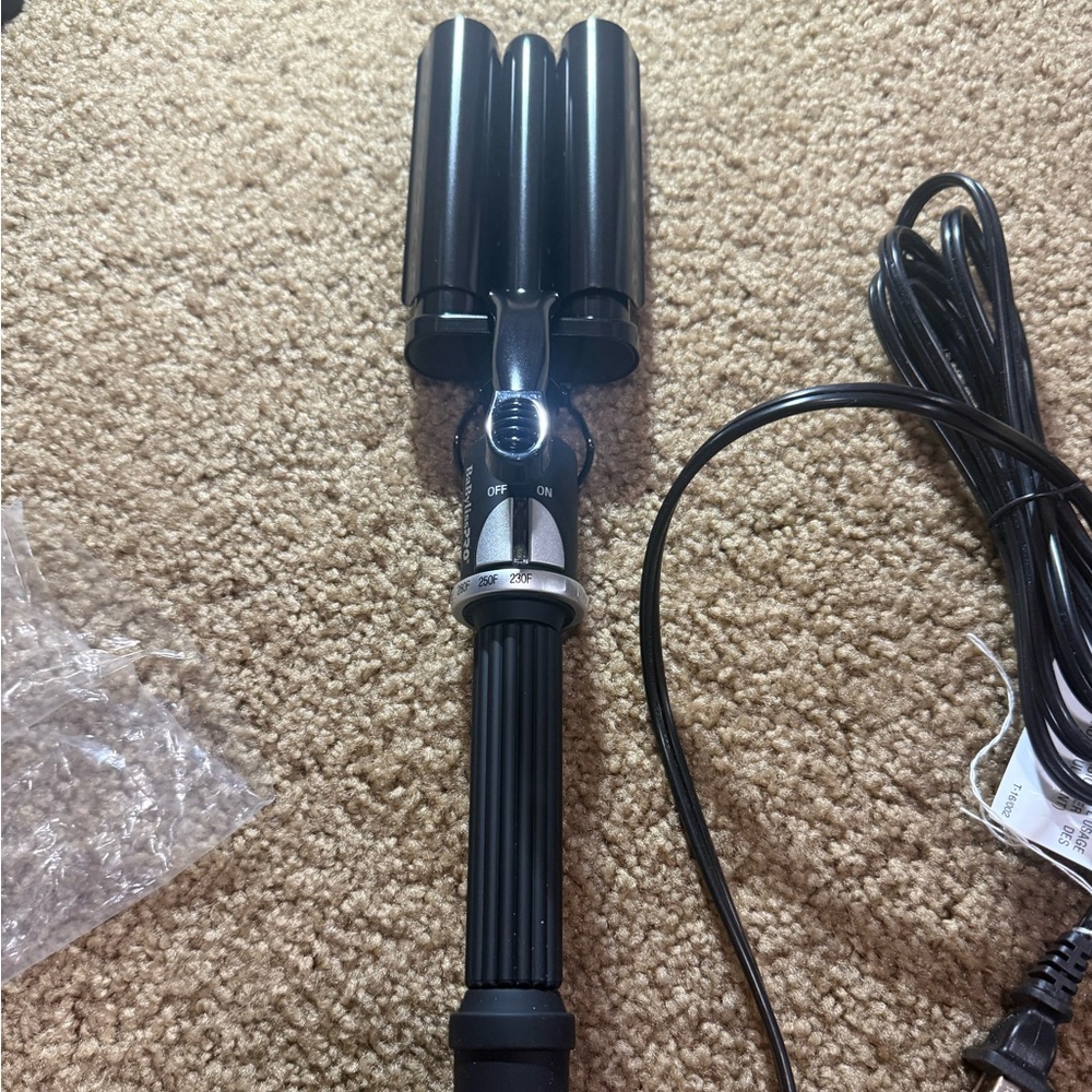 Triple Barrel Black Hair Waver